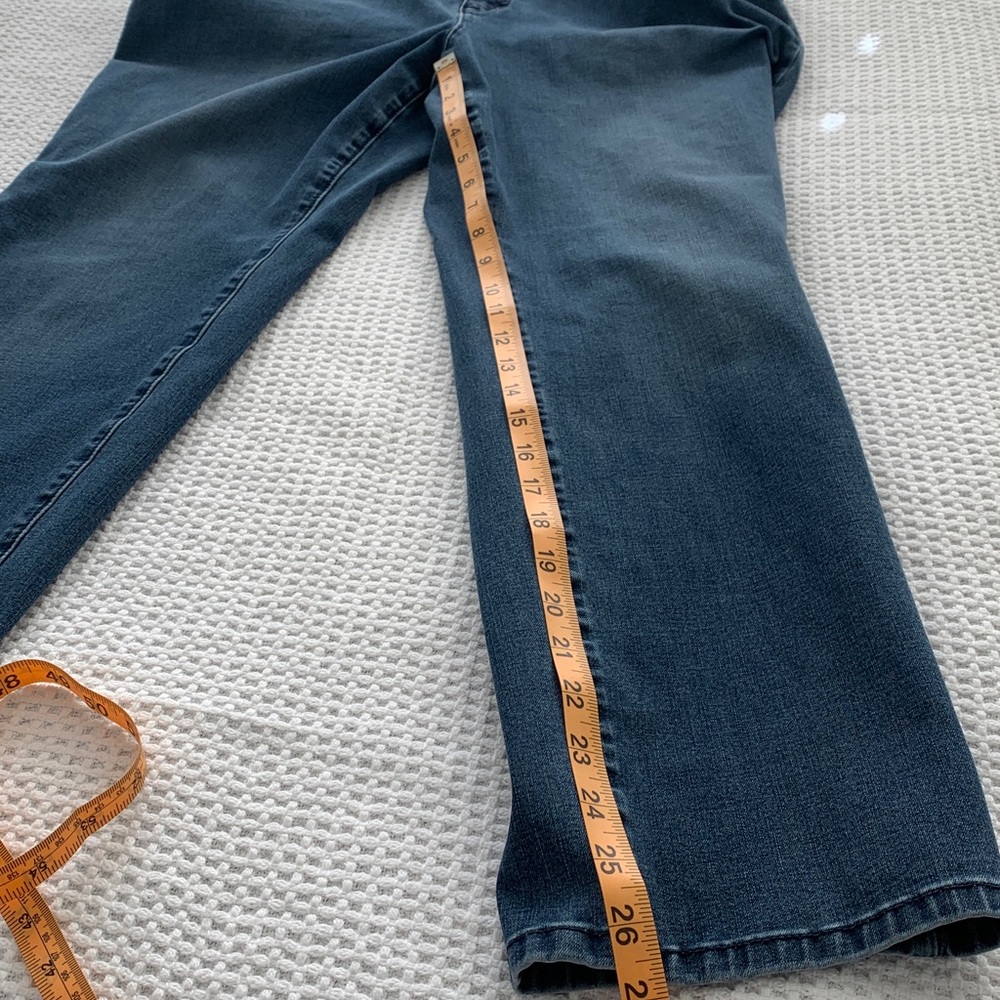 Chico’s Fabulously Slimming Jeans Medium Blue Size 14 Short - Picture 11 of 16
